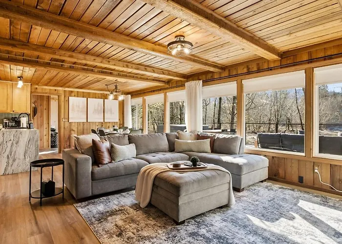 North Cascades Riverside Cabin-Ev, Hottub, Fishing