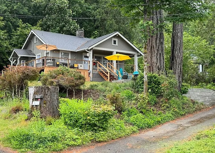 Hood Canal View Cottage