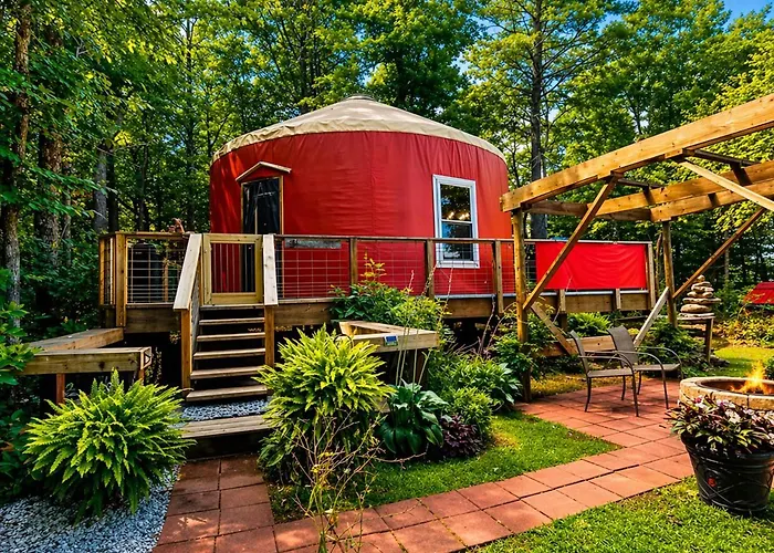 Simply Serenity Yurt- Magical Getaway W/ Hot Tub