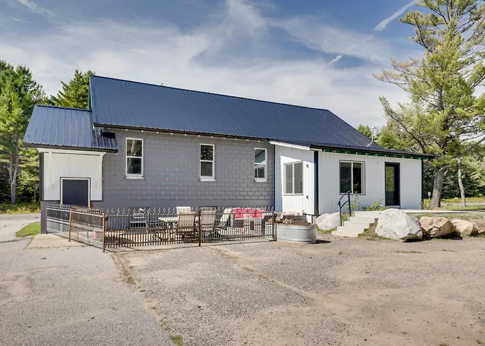 'The Townhall' Northwoods Retreat W/ Large Patio!