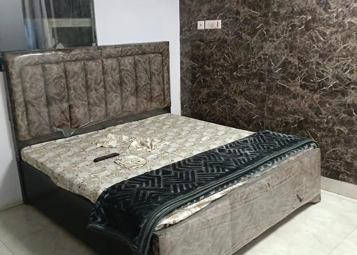 Happy Homes 3 Bhk Laxmi Nagar
