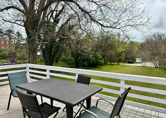 Cozy Clarksville Historic Home Walk To The Lake