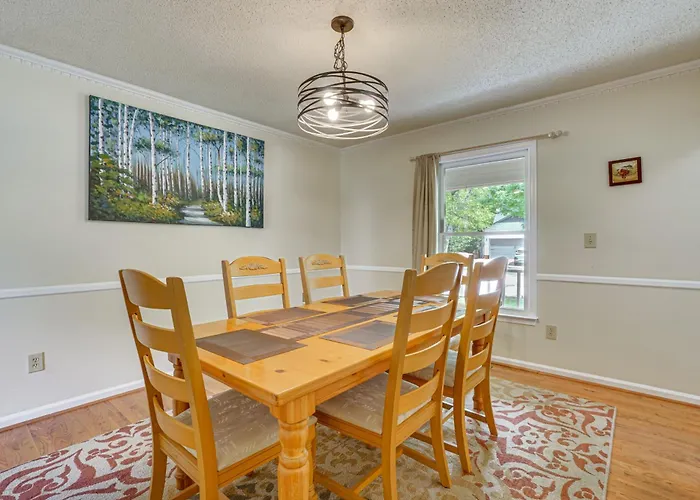 Quiet Family Home W/ Yard! 9 Mi To Dtwn Greenville