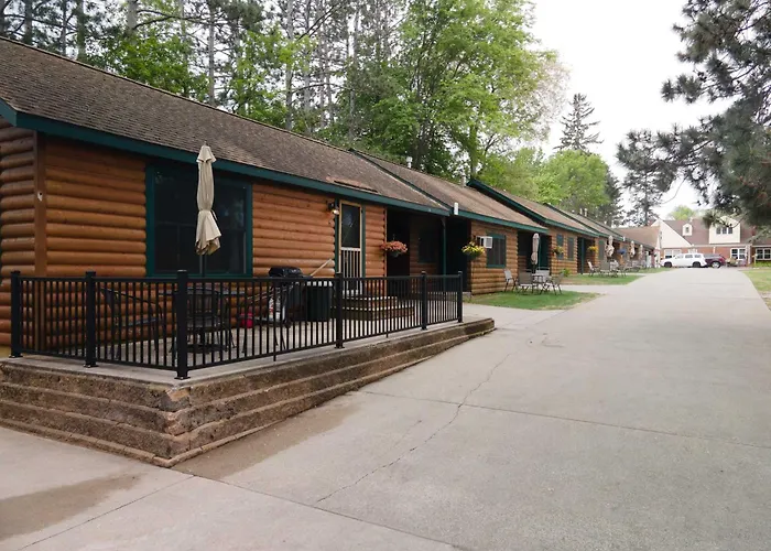 2Br 1Ba Cabin #7 Riverside Point Resort