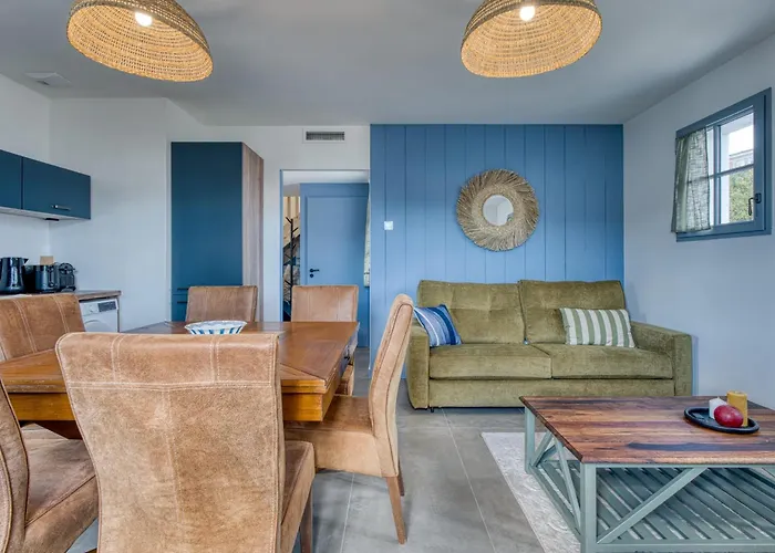 Bains De Mer House & Jacuzzi Steps From The Beach Walk To Town Sleeps 6