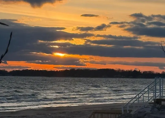 Sherkston Shores Sunset Cottage 1 Min Beach