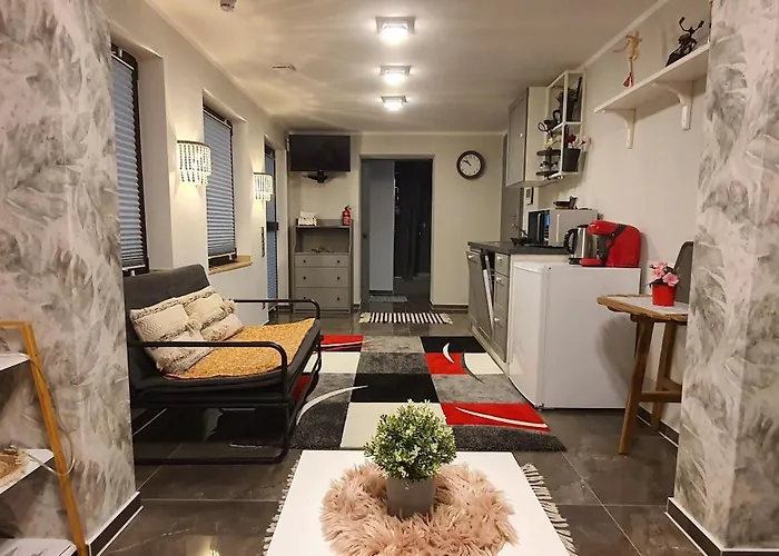 Ruhiges Apartment Mit Garten & Terrasse, Parkplatz