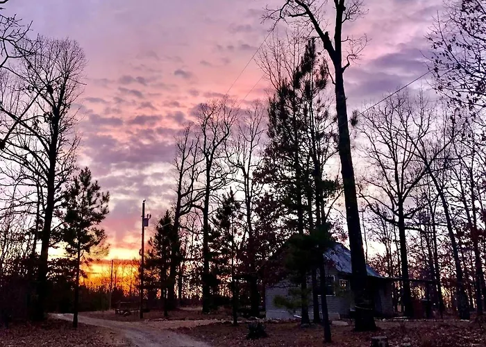 Tranquil Lakefront Cabin Surrounded By Woods, Wildlife & Scenic Trails In Williford, Arkansas