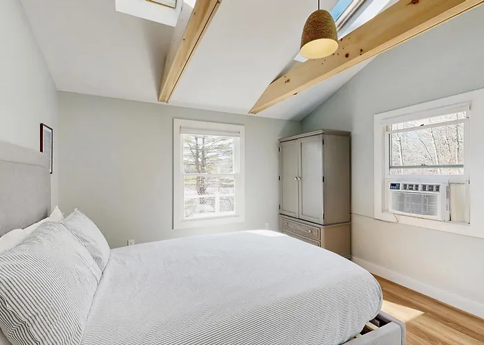 Charming Cottage With A Spacious Deck Overlooking The Megunticook River