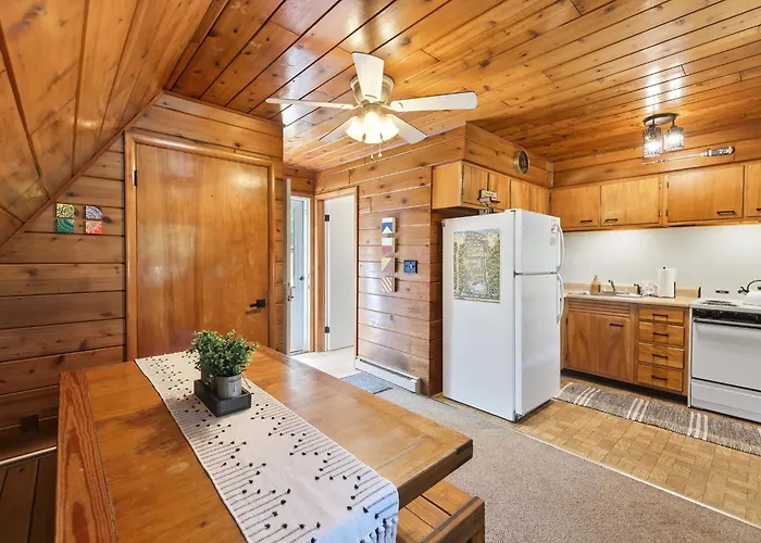Chalet 94 Lakeview Nr Beach And Resort Amenities