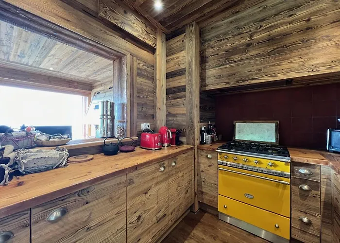 Rare Chalet Isole Vue Incroyable