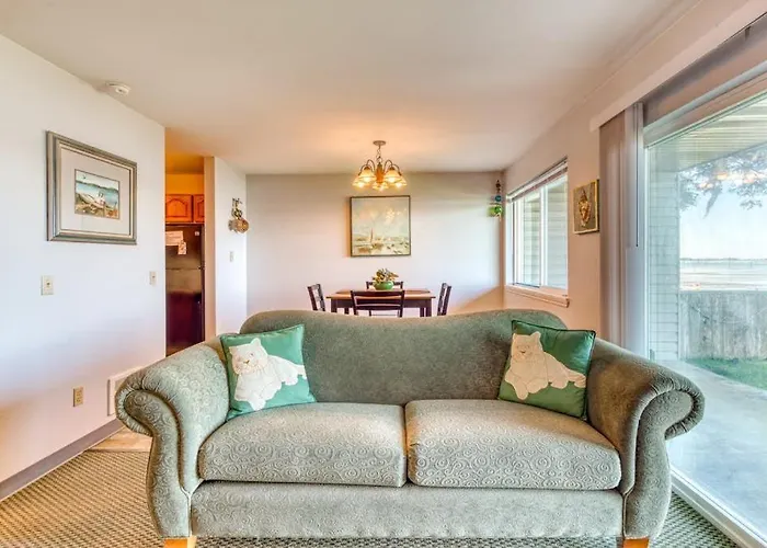 Cute Waterfront Cottage With Private Washer&Dryer & Wonderful Views Of The Bay
