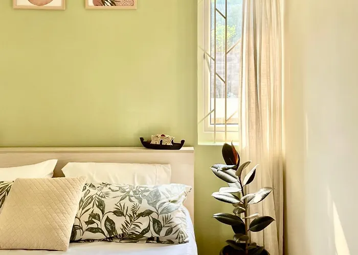 Bessavn Abode - Cozy 2Bhk Guest House