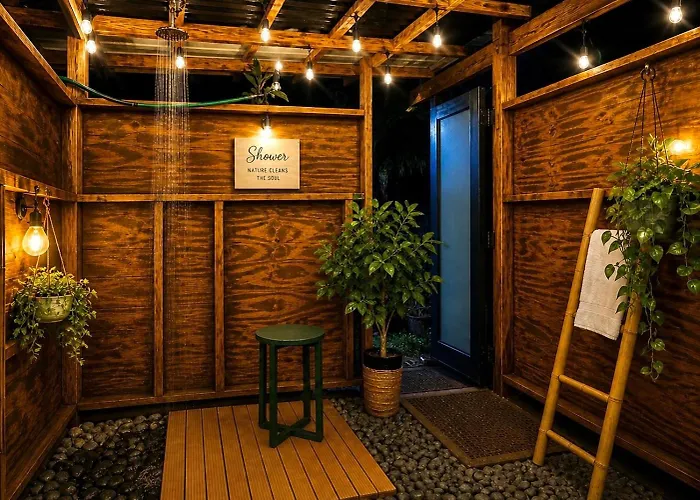 Pipeline Tropical Bungalow