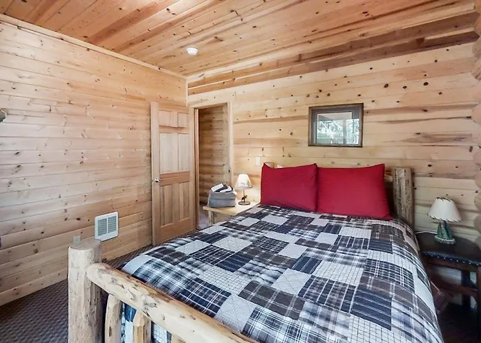 Custom-Built Log Home With Gas Grill Free Wifi Deck And Private Location