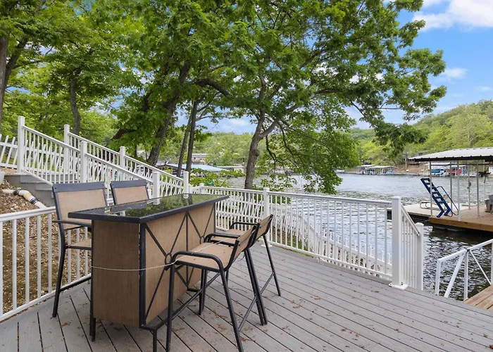 Cozy Lake House With Dock