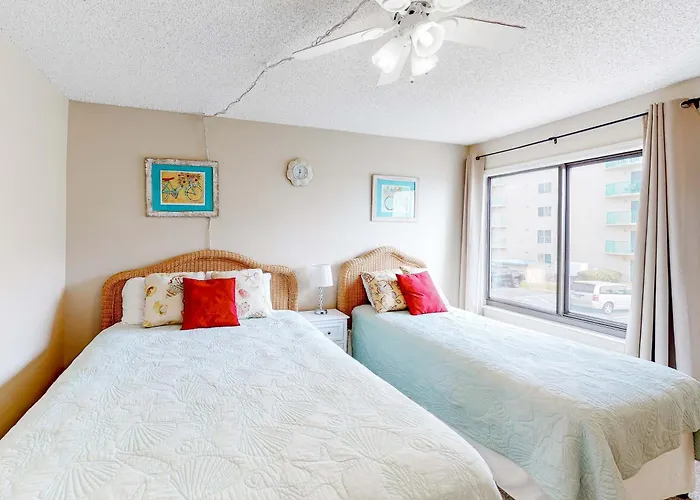 Second-Floor Condo With Pool Hot Tub Ocean View Fast Wifi & Central Ac