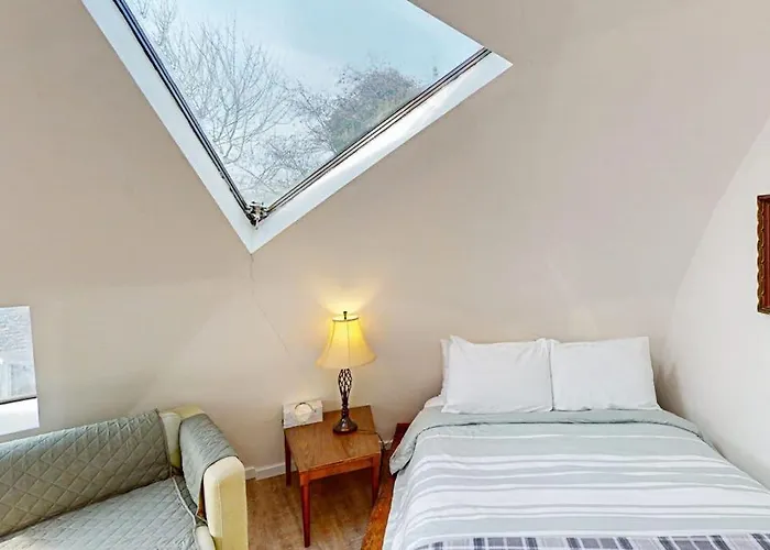 Unique Geodesic Dome Home With Wifi Deck & Lovely Views - 2 Dogs Ok
