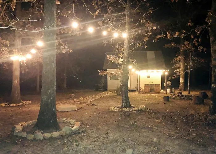 Tranquil Lakefront Cabin Surrounded By Woods, Wildlife & Scenic Trails In Williford, Arkansas