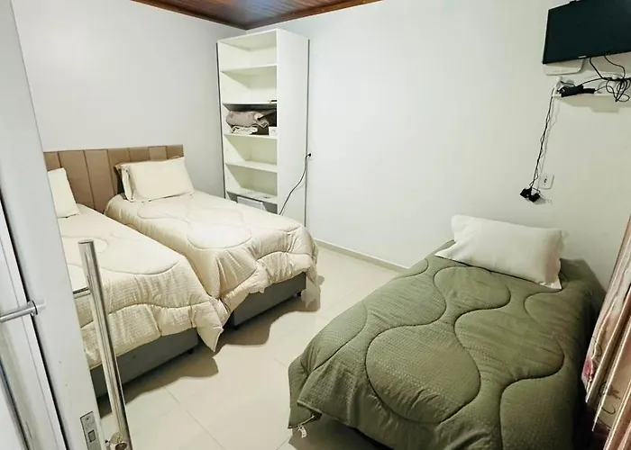 Hospedagem a Trabalho Quarto Banheiro