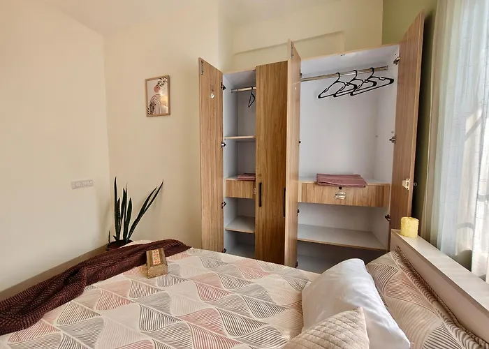 Bessavn Abode - Cozy 2Bhk Guest House