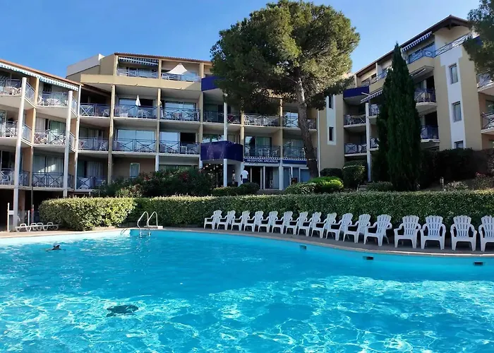 Le Lodge Des Pins, Terrasse & Piscine En Pinede