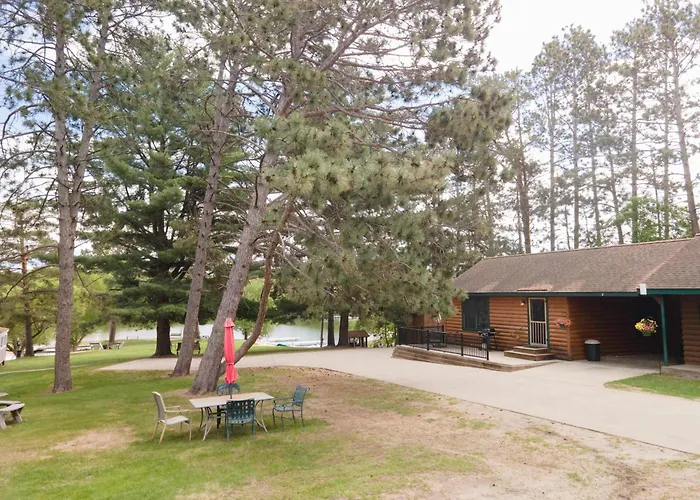 2Br 1Ba Cabin #7 Riverside Point Resort