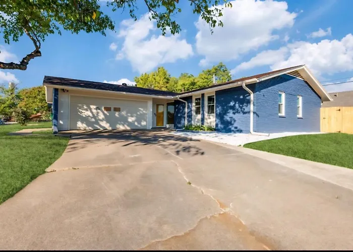 Pet Friendly Home With Hot Tub - Sleeps 8