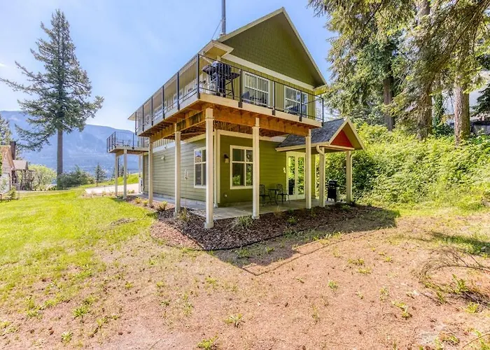 Dog-Friendly Studio With River View Patio Grill & Shared W&D