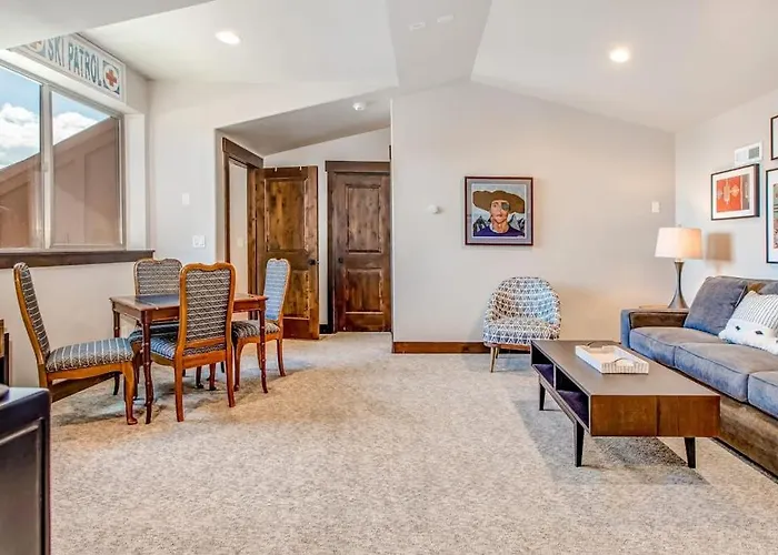 Stunning Dog-Friendly Mountain Condo With Hot Tub Gas Grill & Ac