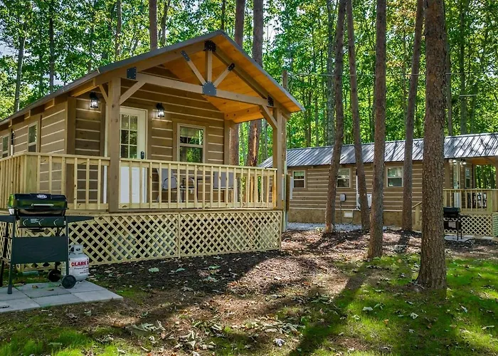 Peaceful Log Cabin Getaway With Hot Tub And Fire Pit In Mentone, Alabama