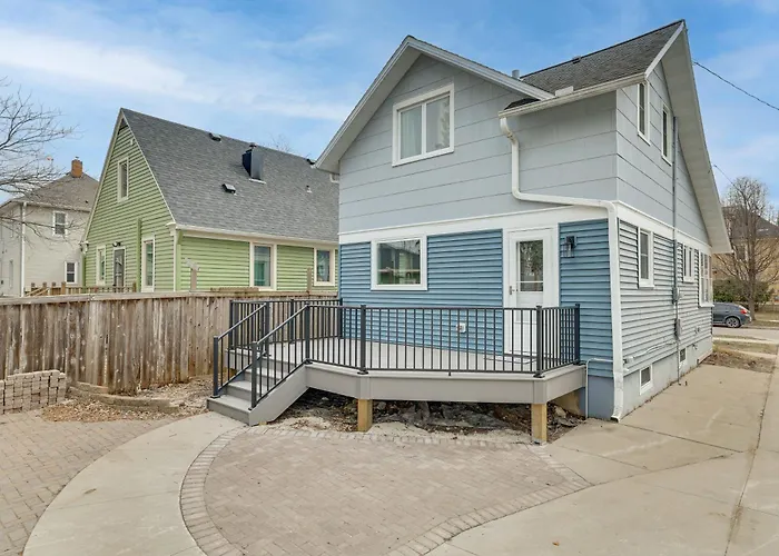 Walk To Dtwn: Rochester Home, Private Deck + Yard!
