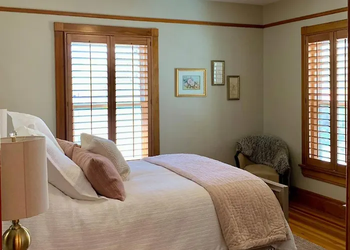 Charming Victorian Near Downtown & Royal Gorge