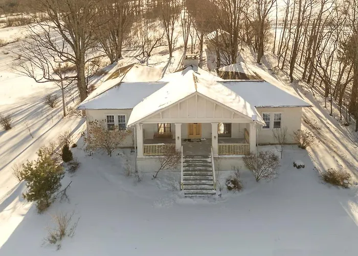 Charming Spanish Courtyard Retreat With Garden & Porch Views In Margaretville, New York