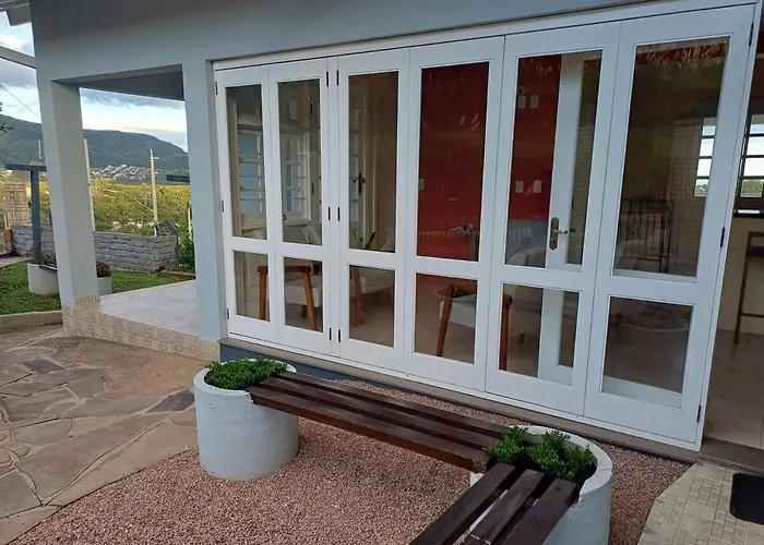 Aconchego e vista deslumbrante com piscina