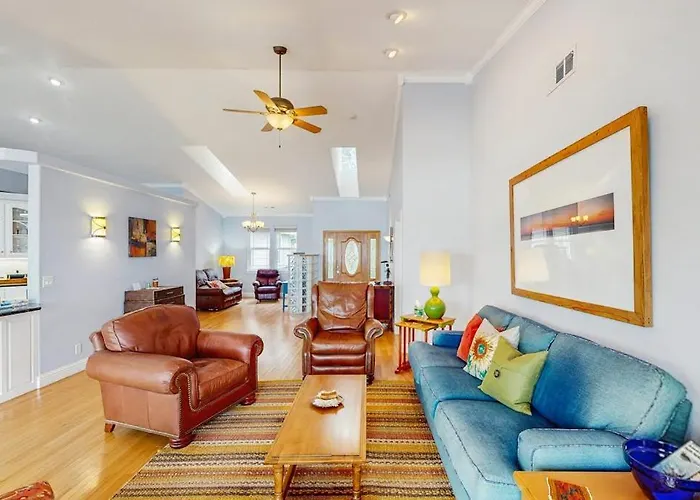 Oceanfront Home With Outdoor Dining Wifi Fireplace Gas Grill Washer & Dryer