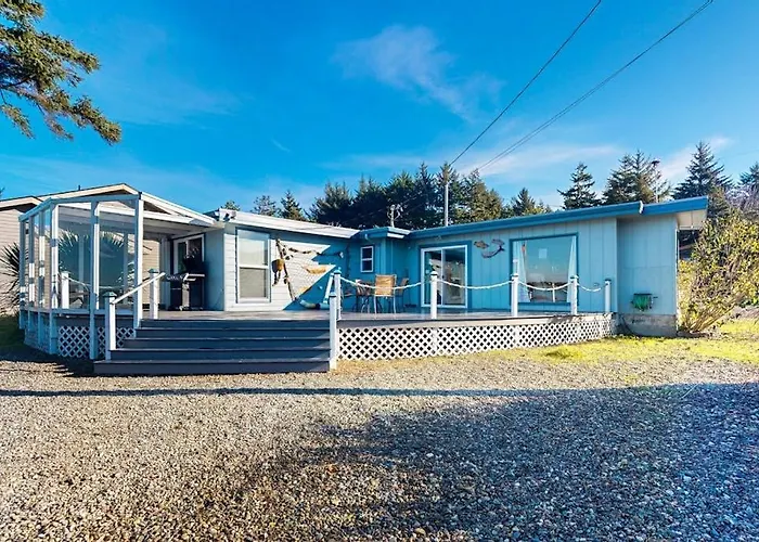 Waterfront Home With Panoramic Bay Views Deck Fireplace & Beach Access