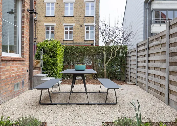 Maison Edith - + Box