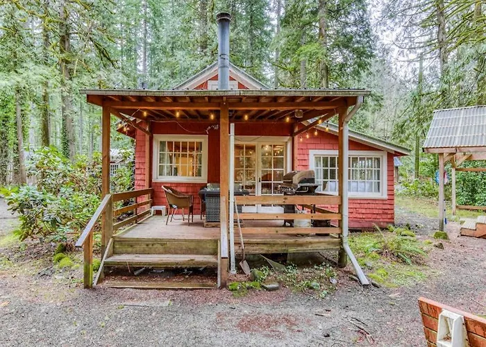 Creek-Side Cabin With Private Hot Tub & Fireplace - Near Hiking Trails & Slopes