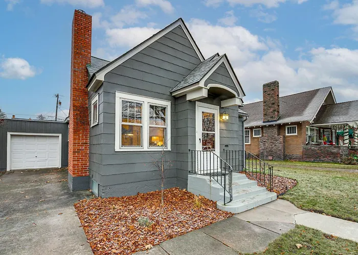 4 Blocks To Dtwn Missoula: Walkable Home W/ Yard