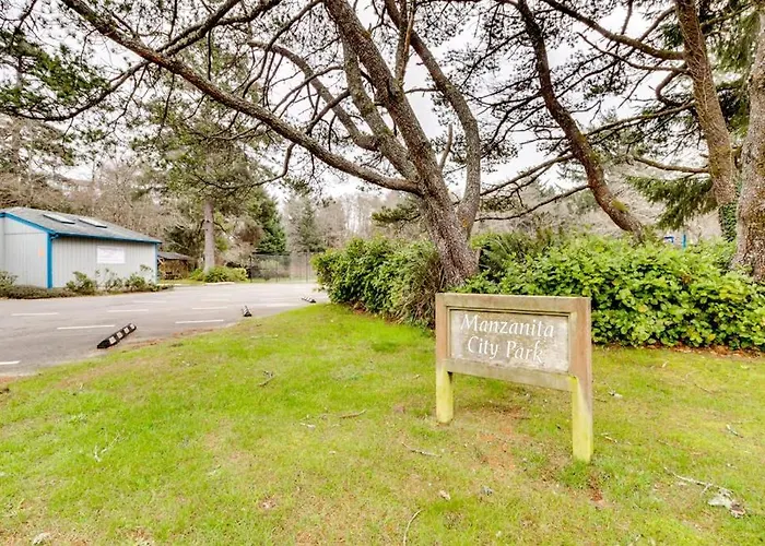 Dog-Friendly Peaceful Sanctuary With Private Hot Tub Foosball Fireplace W&D