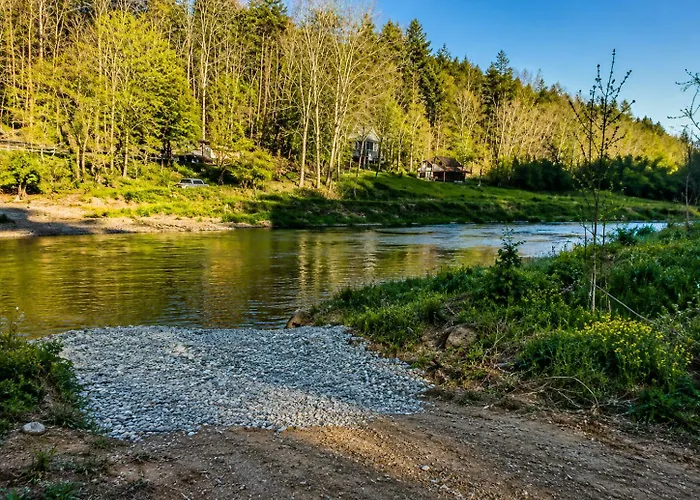 Camper On The New River In Todd, Nc