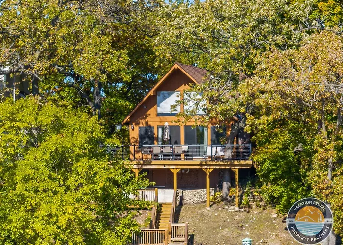 Lakefront Retreat With Dock Bbq And Lake Access