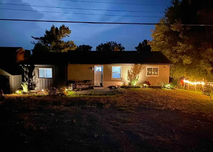 Thousand Islands Home, Gananoque, Kingston, Ontario