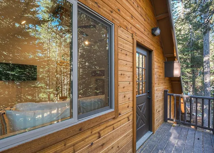 Remodeled Chalet With Private Hot Tub Bumper Pool Table & W&D