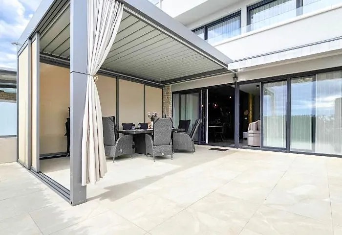 Sea House 3