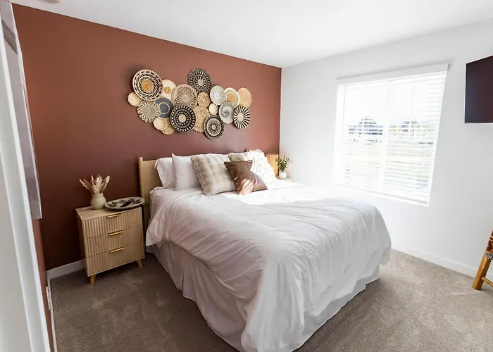 Velvet Spur - Sauna -Play Ground -Dog Park- 4 Br