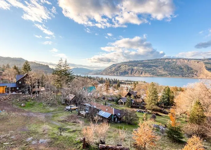 Modern Mountain & River-View House With Balcony Deck Gym And Wifi