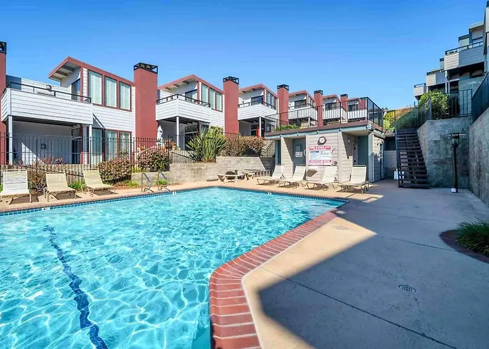 Stunning Ocean View 3-Bed Home!