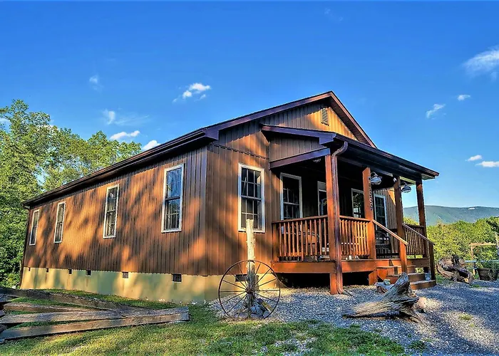 Old Wagon Ridge Cozy Mountain Escape With Hot Tub & Views